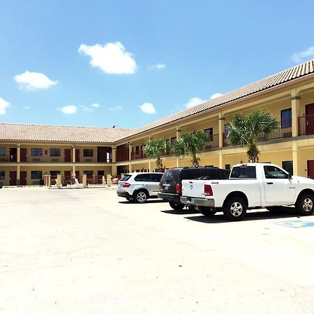 בראונסוויל Boca Chica Inn And Suites מראה חיצוני תמונה