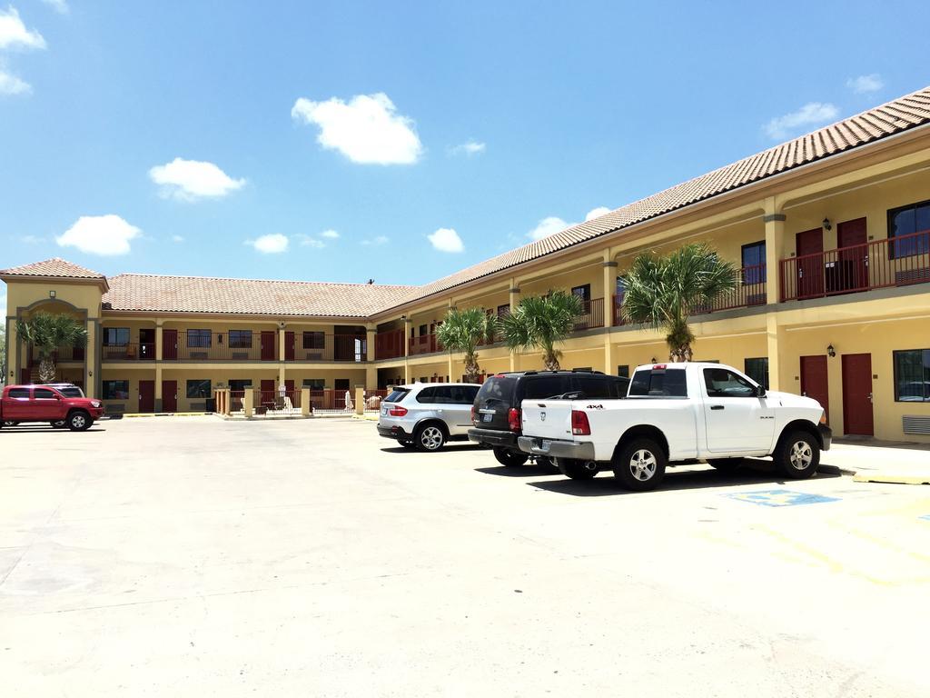 בראונסוויל Boca Chica Inn And Suites מראה חיצוני תמונה