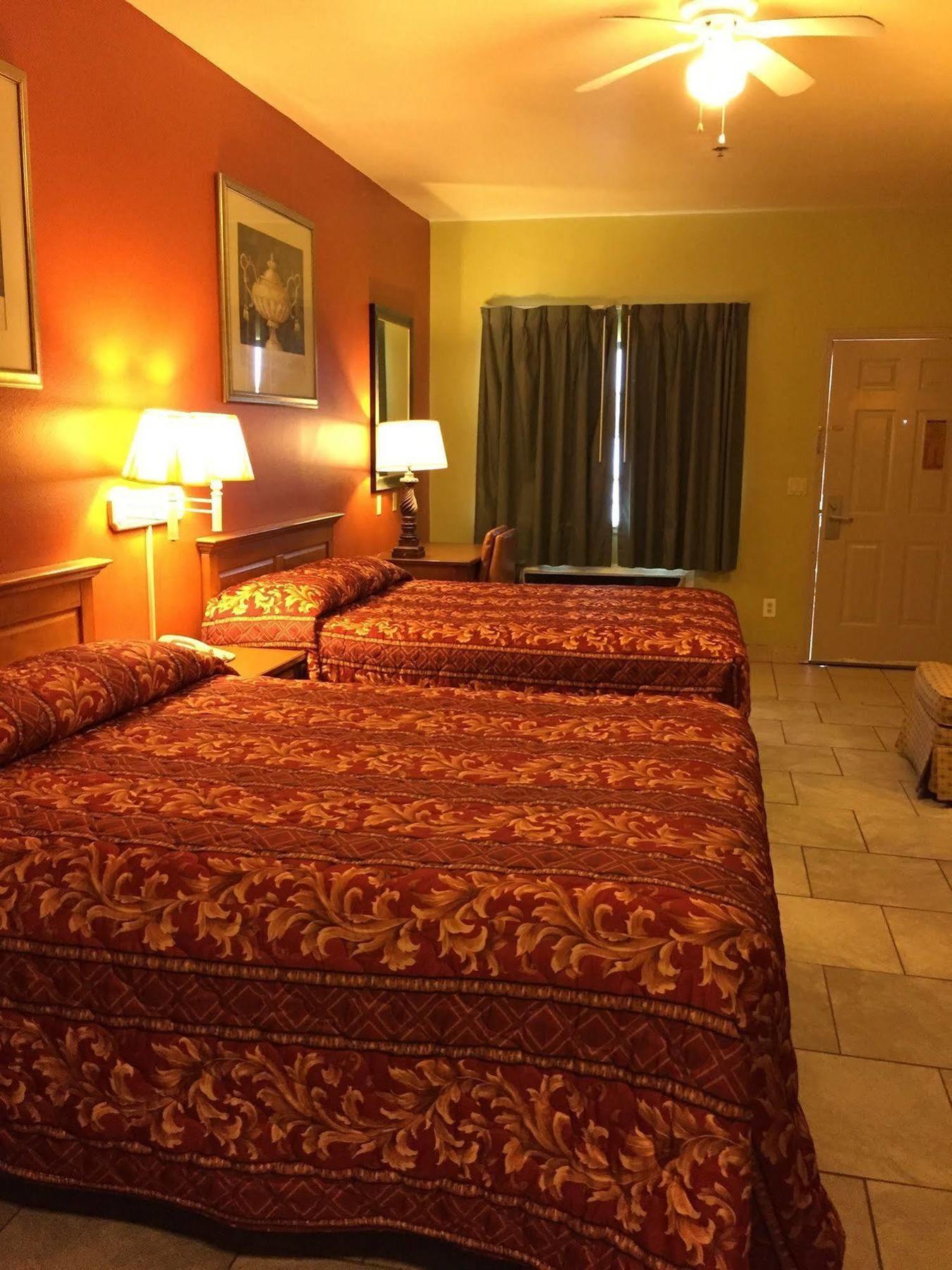 בראונסוויל Boca Chica Inn And Suites מראה חיצוני תמונה