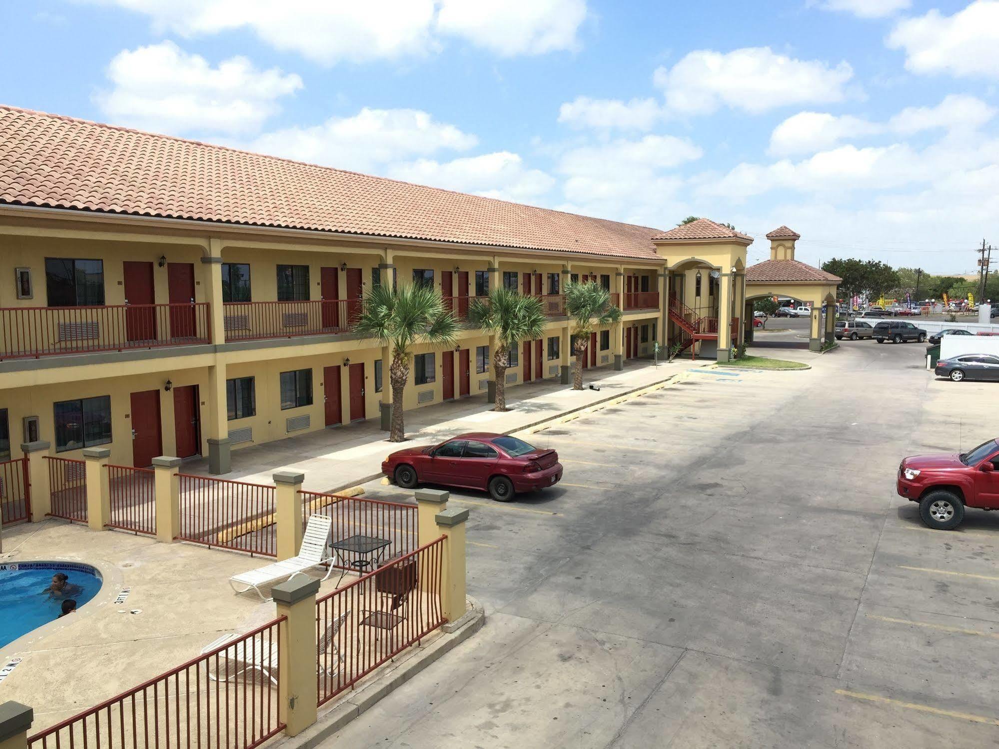 בראונסוויל Boca Chica Inn And Suites מראה חיצוני תמונה